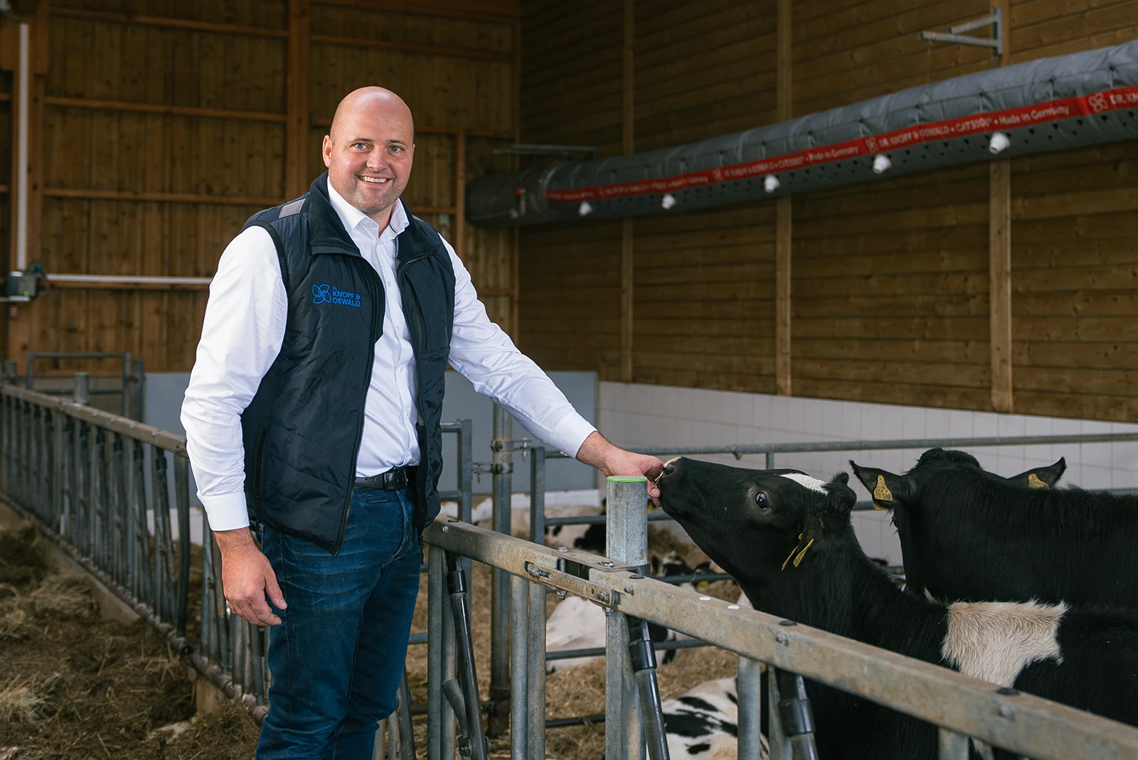 Christian Oswald Kaelberwelt L'amministratore delegato Christian Oswald nel mondo dei vitelli