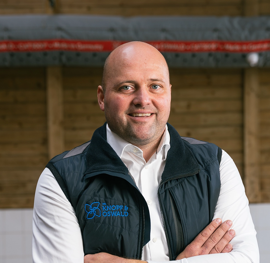 Christian Oswald, CEO von Dr. Knopf Oswald, präsentiert das Unternehmen und seine Vision.